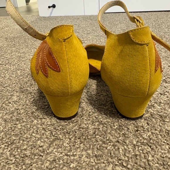Vintage Italian Leather Yellow and Orange Pumps Size 9 - Picture 13 of 16